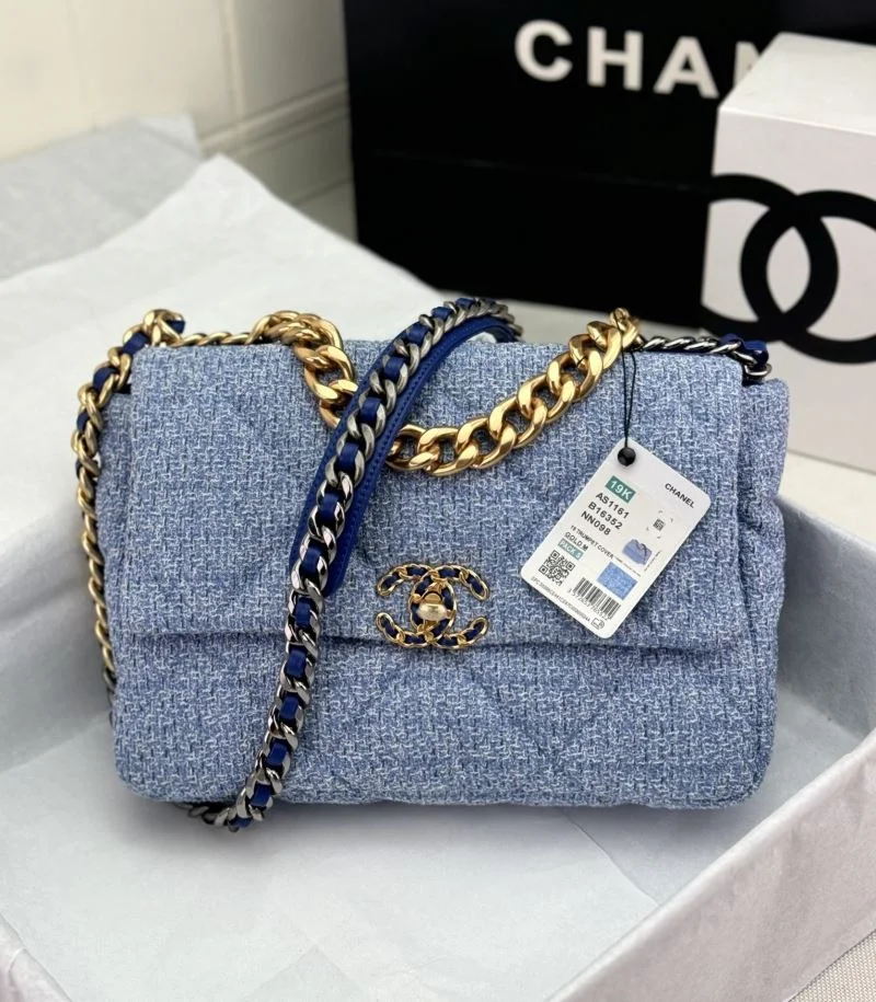 Chanel 19 Bags ZipUp 55528