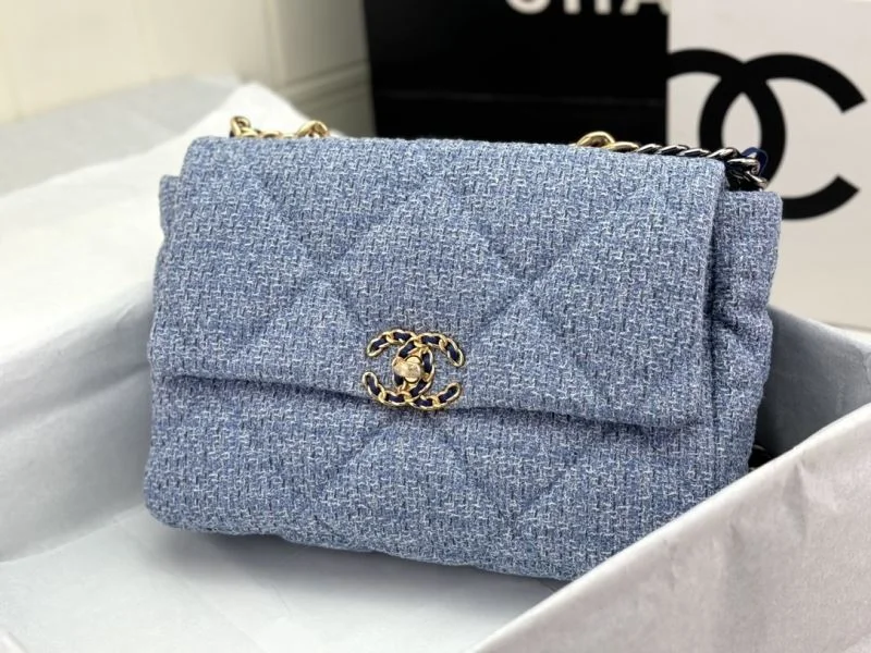 Chanel 19 Bags ZipUp 55528