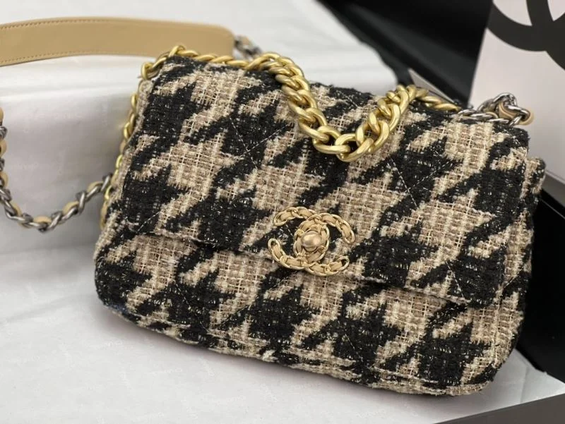 Chanel 19 Bags Functional 55589