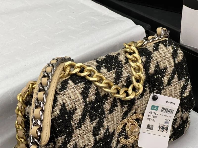 Chanel 19 Bags Functional 55589