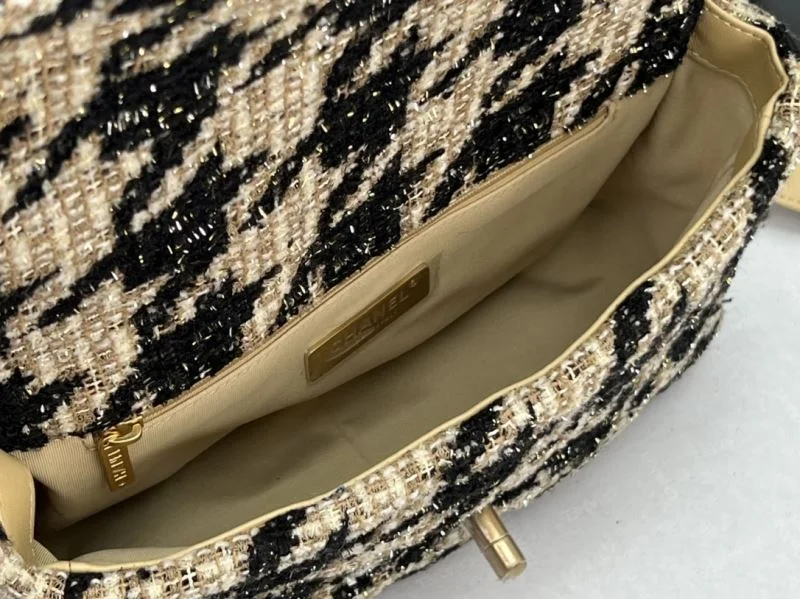 Chanel 19 Bags Functional 55589