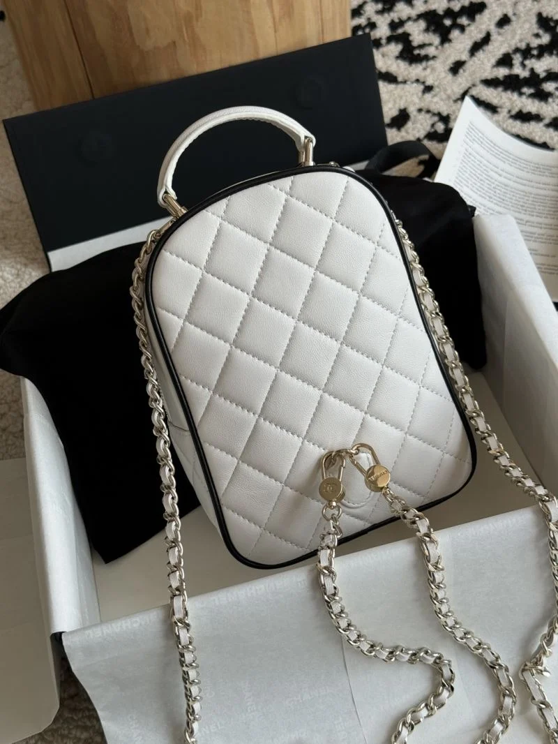 Chic Chanel Backpacks 53654