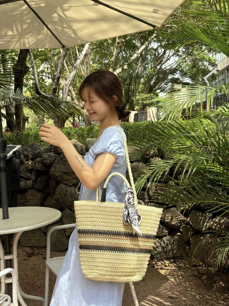 Chanel Bags ModernLook 255662