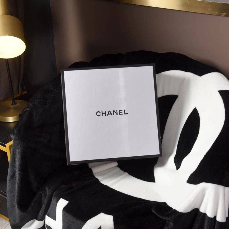 Timeless Chanel Blanket 256589