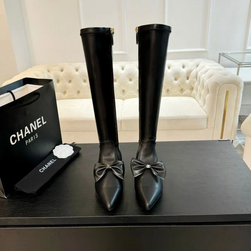 Snug Chanel Boots 18377