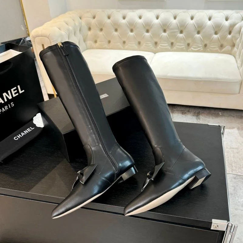 Snug Chanel Boots 18377