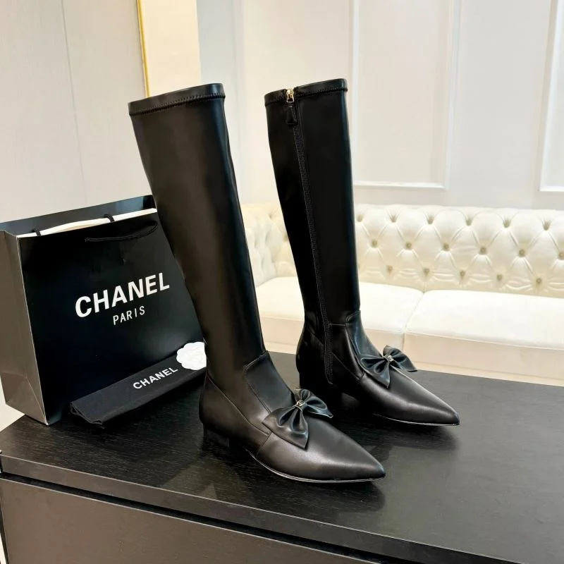 Snug Chanel Boots 18377