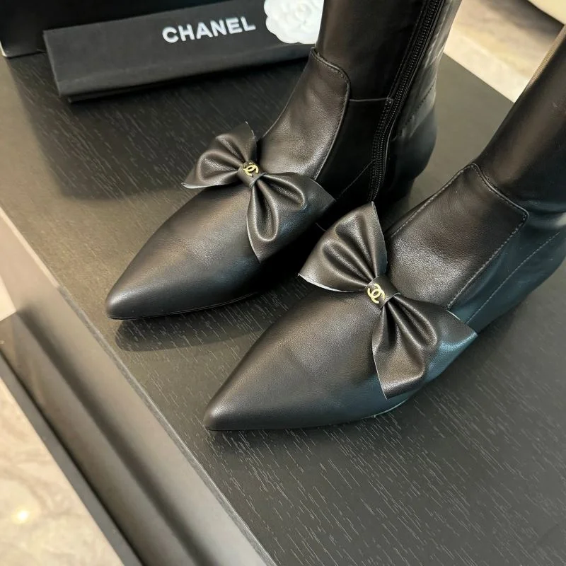 Snug Chanel Boots 18377
