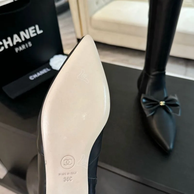 Snug Chanel Boots 18377