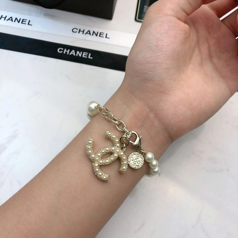 Resilient Chanel Bracelets 231393
