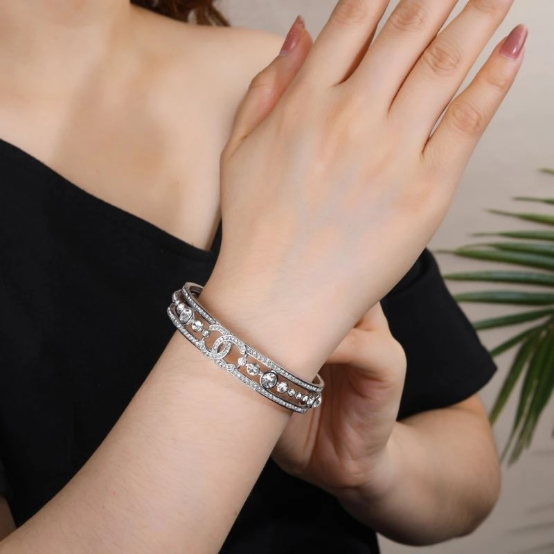 Resilient Chanel Bracelets 231379