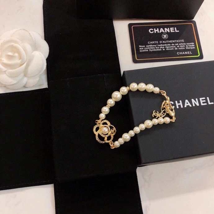 WellDesigned Chanel Bracelets 231401