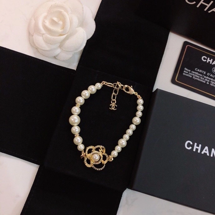 WellDesigned Chanel Bracelets 231401