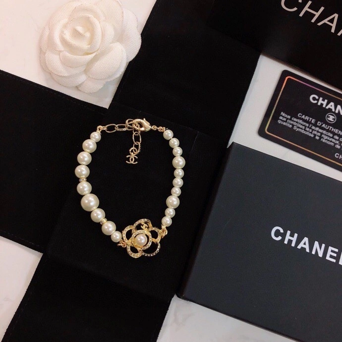 WellDesigned Chanel Bracelets 231401