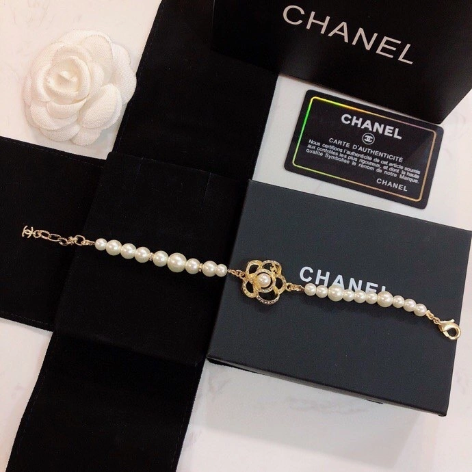 WellDesigned Chanel Bracelets 231401