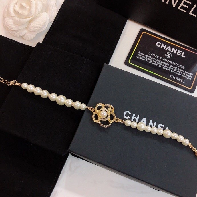 WellDesigned Chanel Bracelets 231401