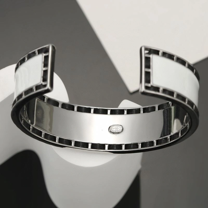 Resilient Chanel Bracelets 231374