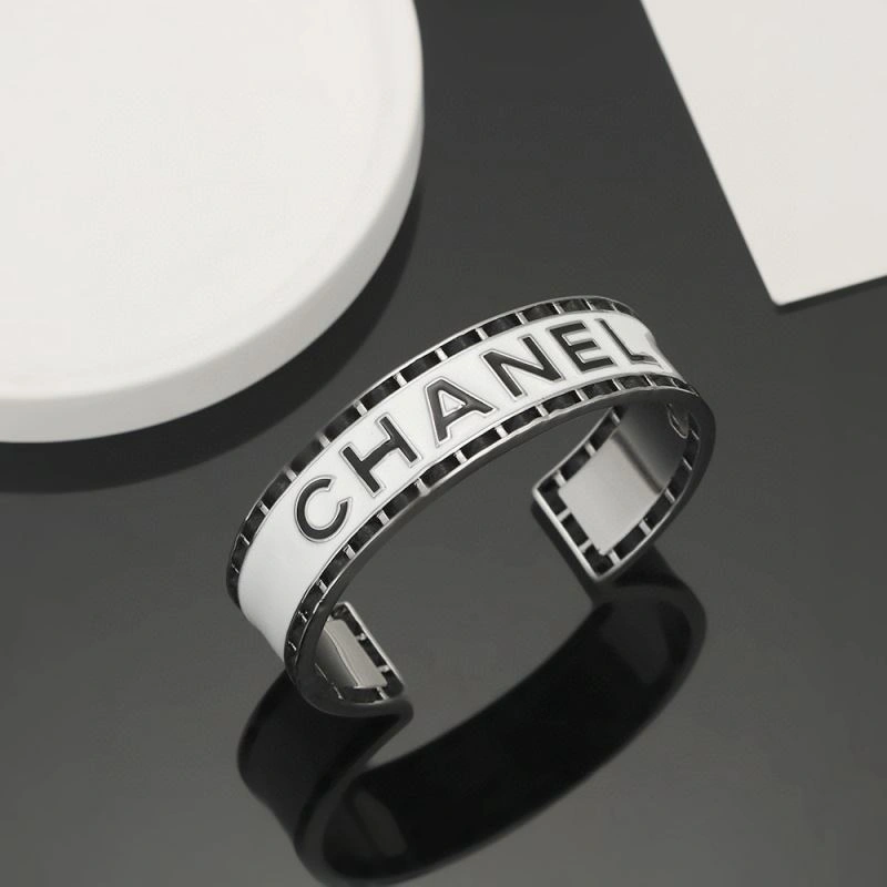 Resilient Chanel Bracelets 231374