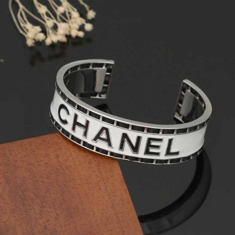 Resilient Chanel Bracelets 231374