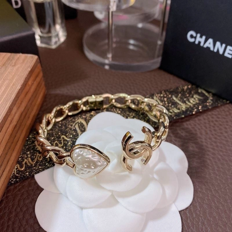 Chanel Bracelets Cozy 230838