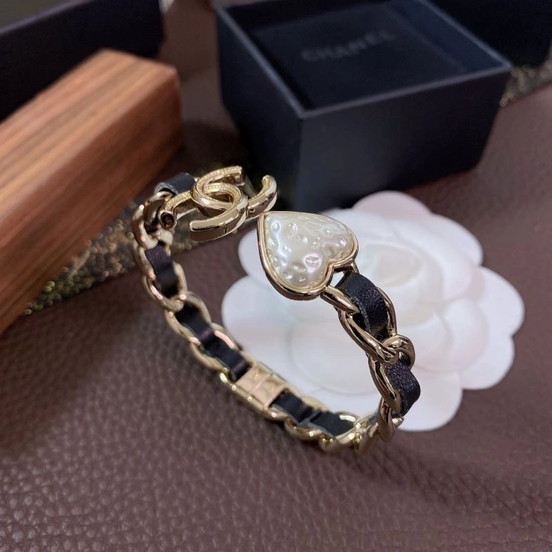 Chanel Bracelets Cozy 230838