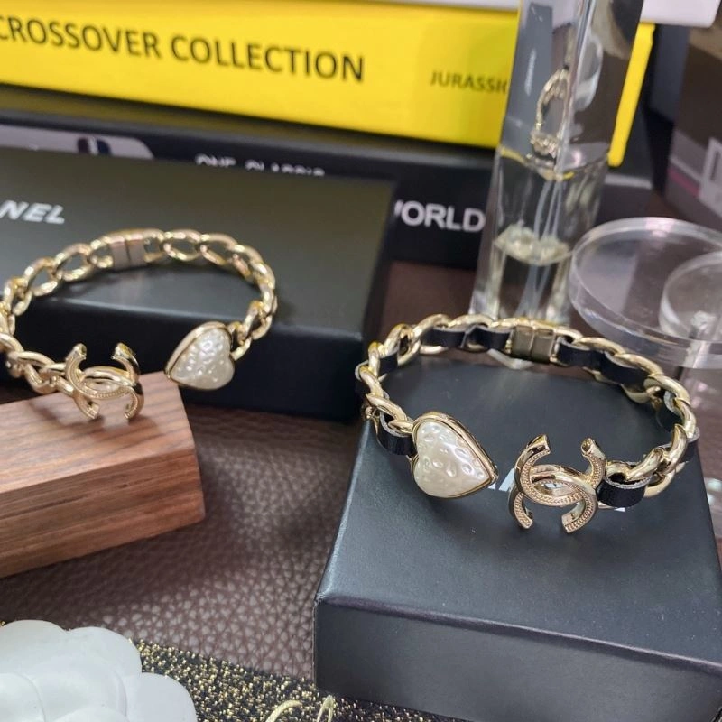 Chanel Bracelets Cozy 230838