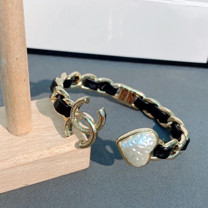 Snug Chanel Bracelets 230878