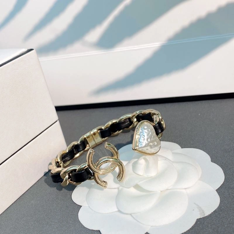 Snug Chanel Bracelets 230878