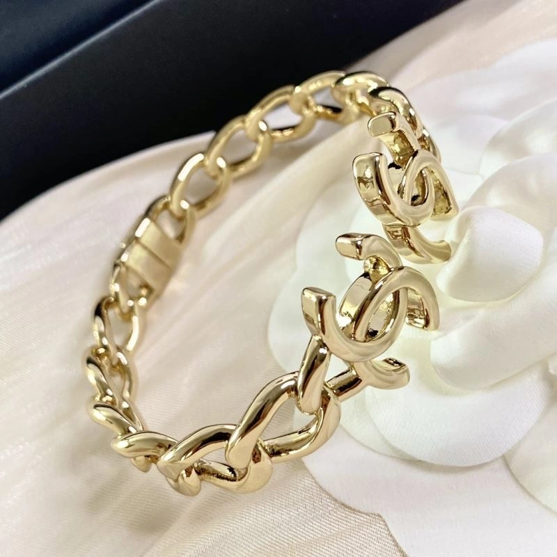 Trendsetting Chanel Bracelets 230834