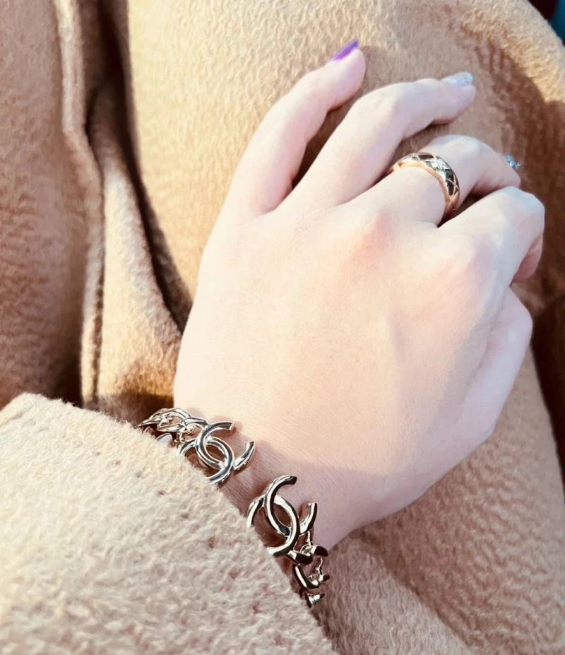 Trendsetting Chanel Bracelets 230834