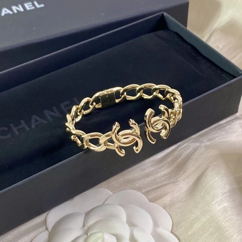 Trendsetting Chanel Bracelets 230834