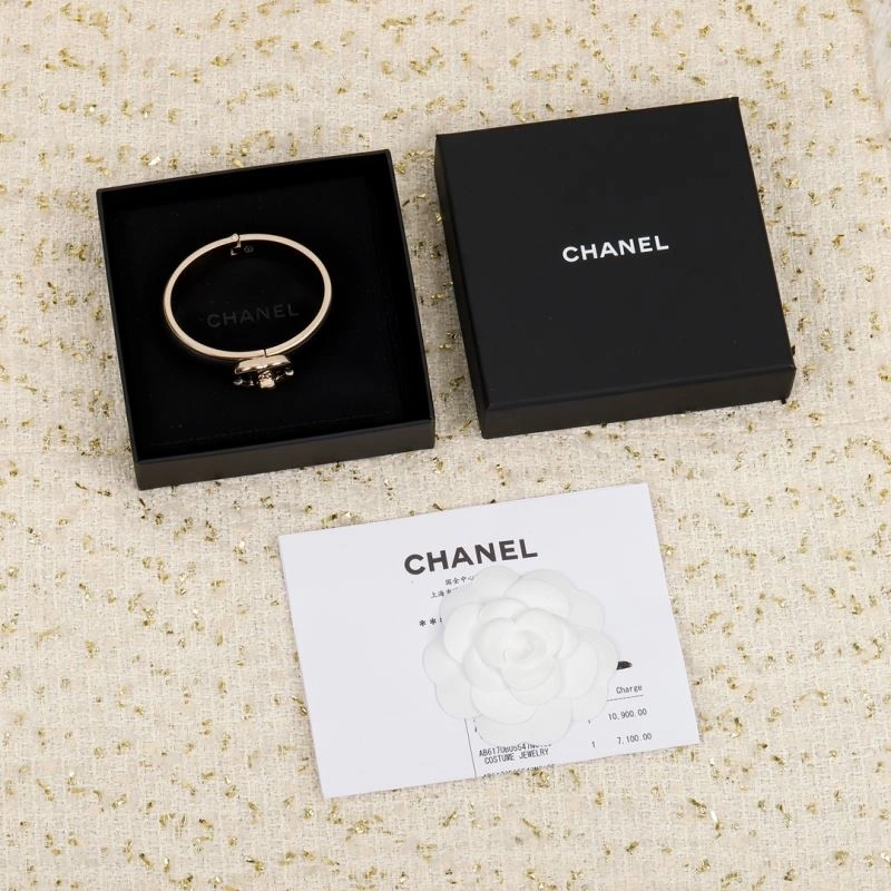 Chanel Bracelets Premium 230905