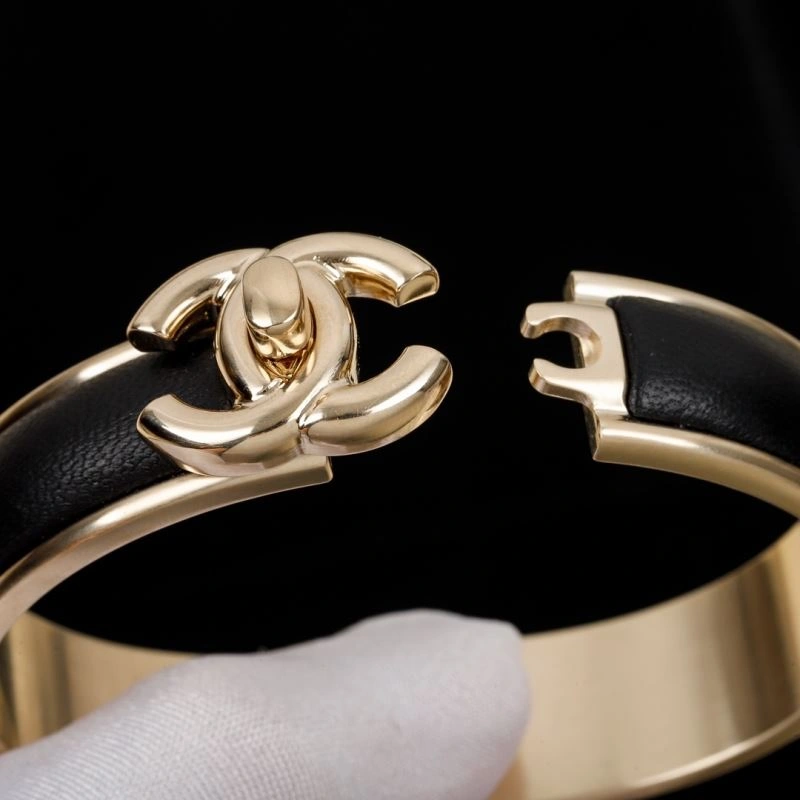 Chanel Bracelets Premium 230905