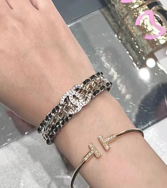 Chanel Bracelets DailyWear 230860