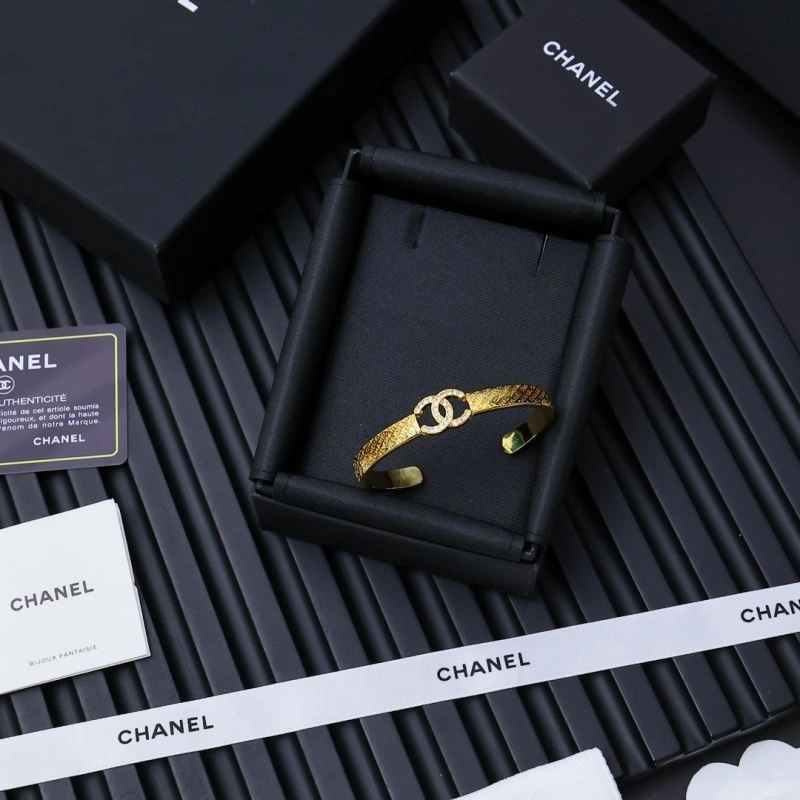 Comfortable Chanel Bracelets 230852