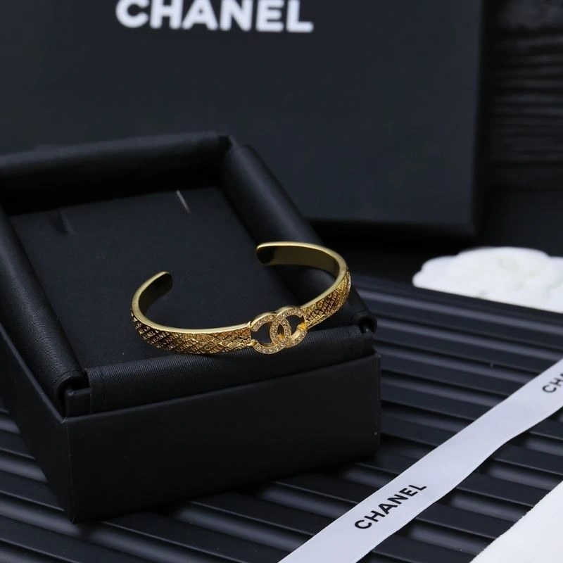 Comfortable Chanel Bracelets 230852