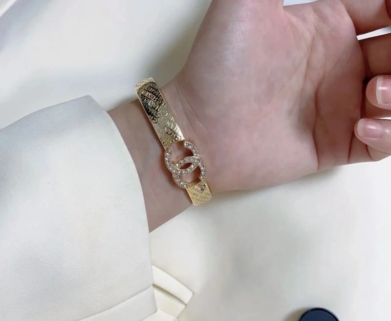 Comfortable Chanel Bracelets 230852