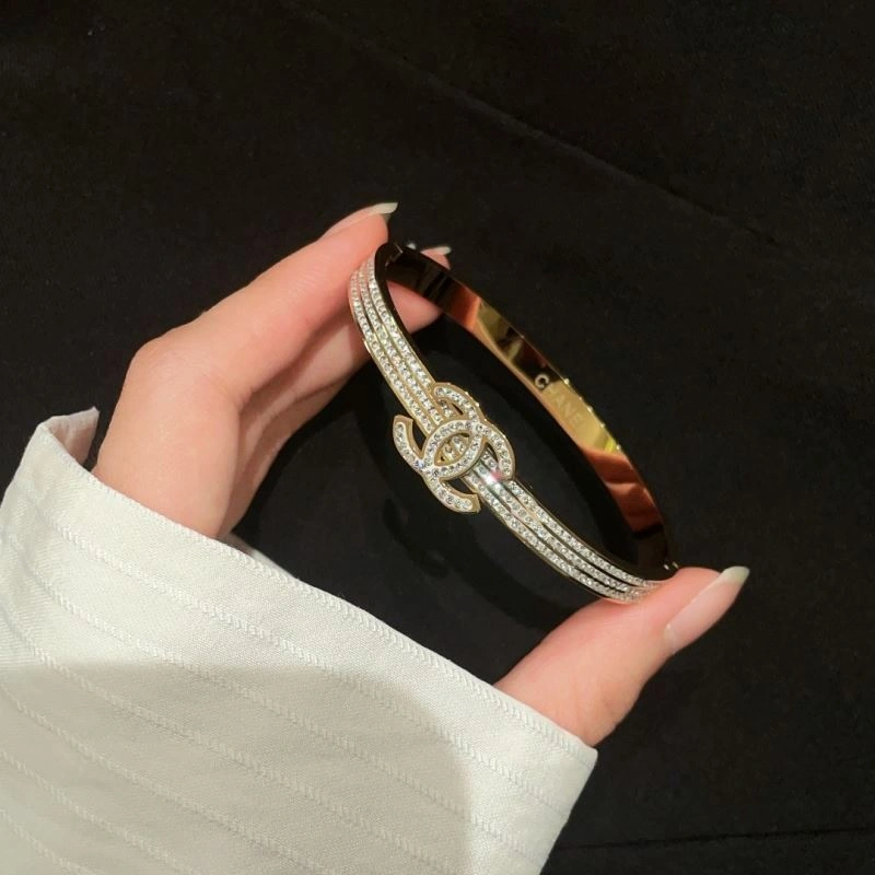 Breathable Chanel Bracelets 230917