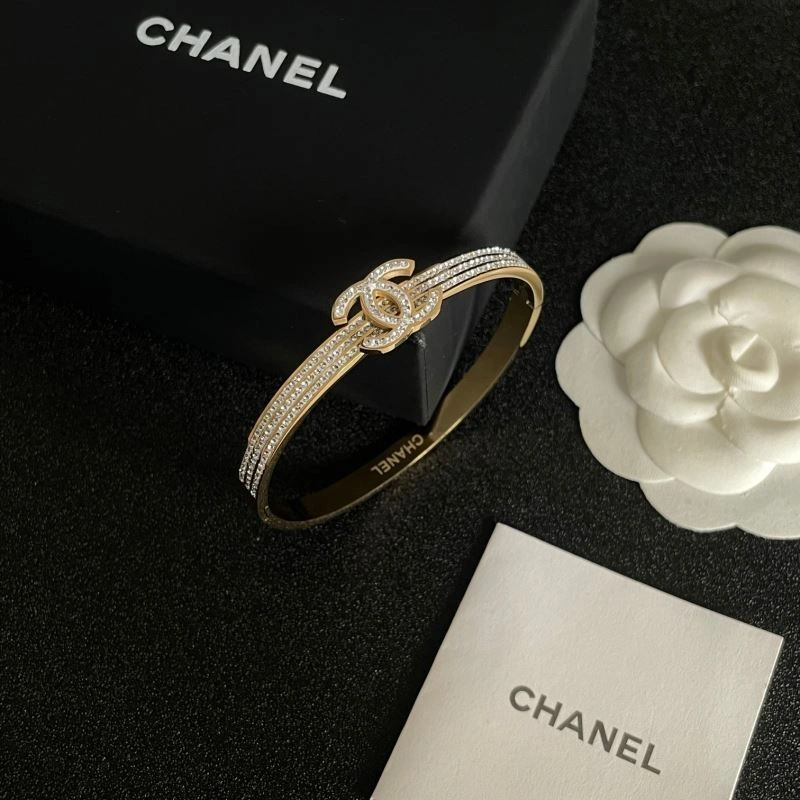 Breathable Chanel Bracelets 230917