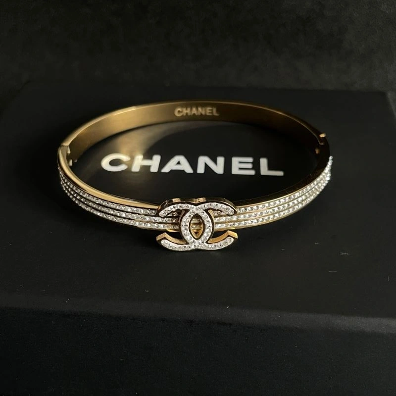 Breathable Chanel Bracelets 230917