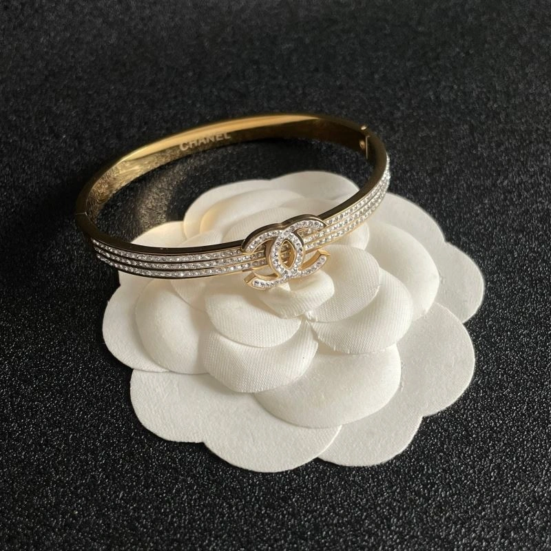 Breathable Chanel Bracelets 230917