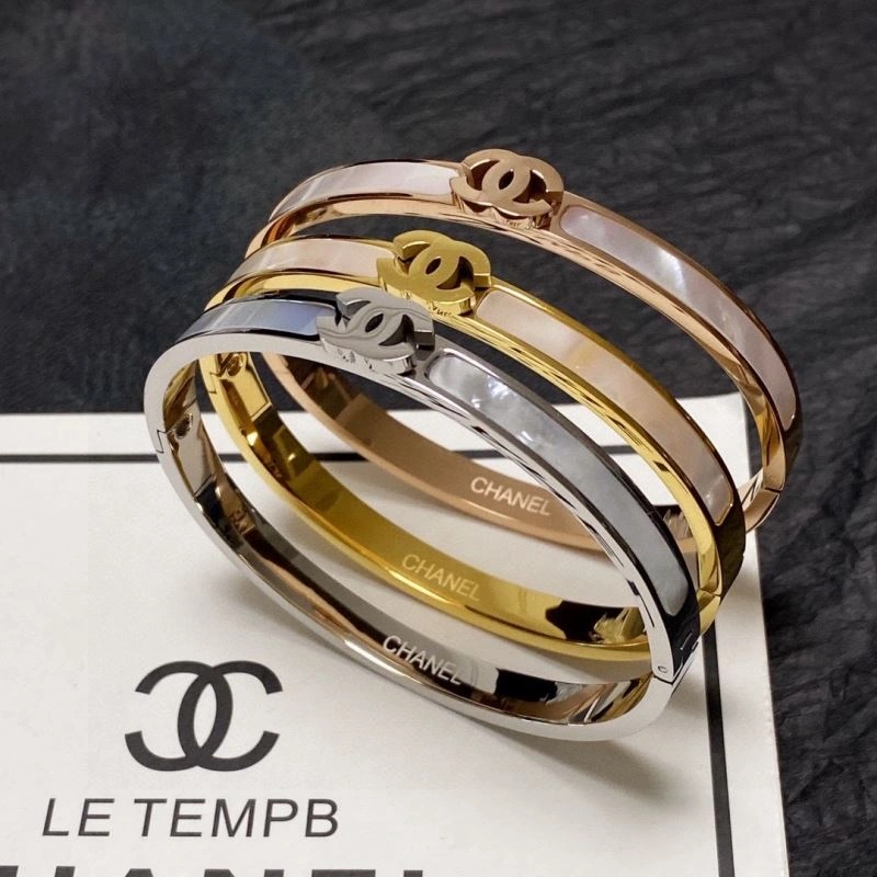 Attractive Chanel Bracelets 232417