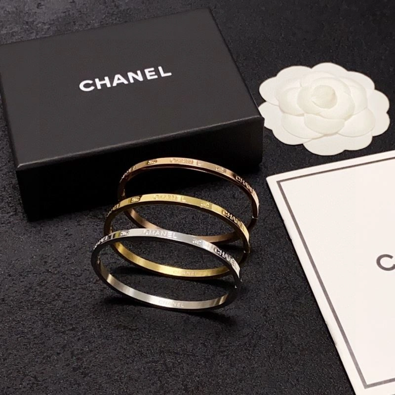 Chanel Bracelets Fashionable 232374