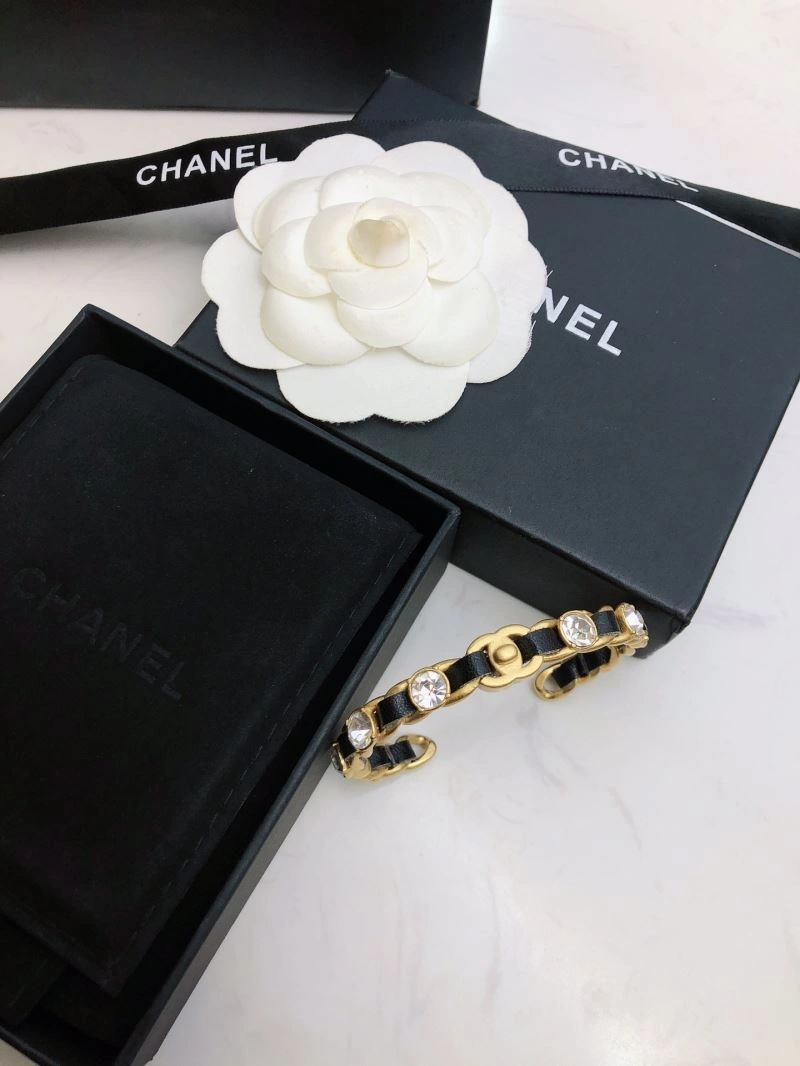 Packable Chanel Bracelets 232400