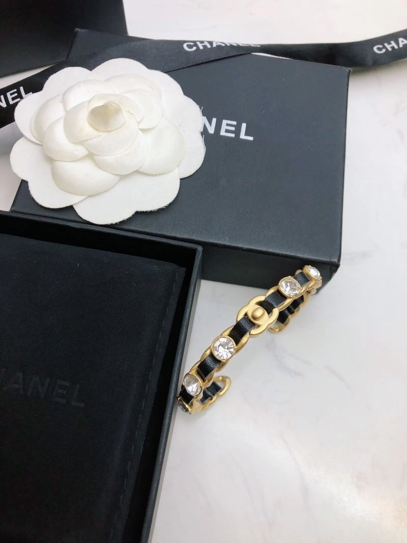 Packable Chanel Bracelets 232400