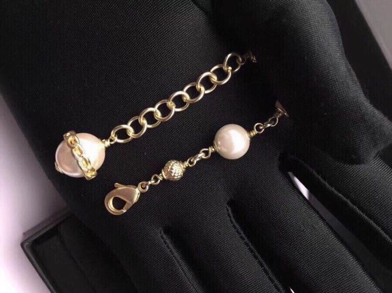 Stylish Chanel Bracelets 231937