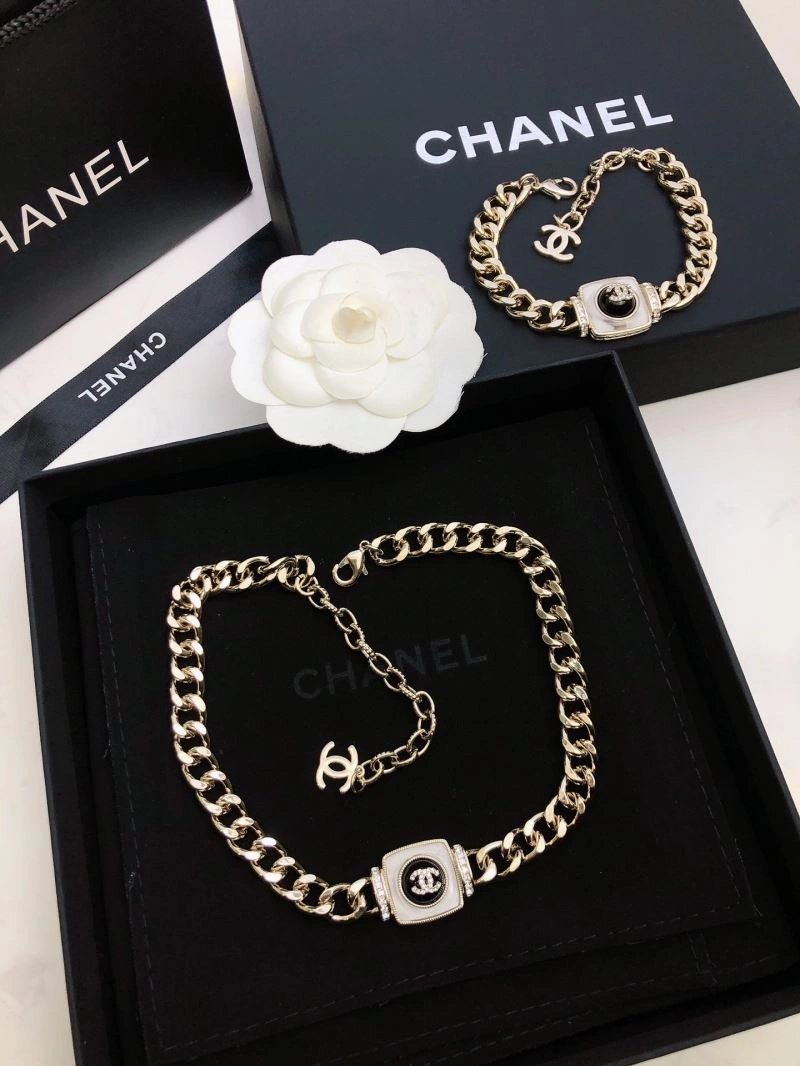 Breathable Chanel Bracelets 231951