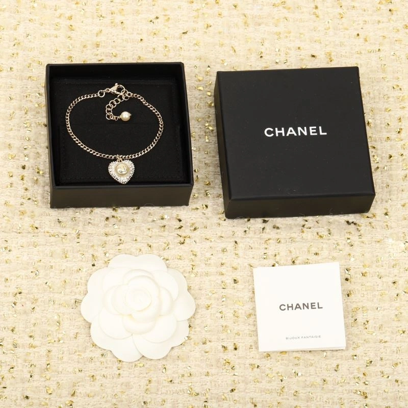 Sporty Chanel Bracelets 231930