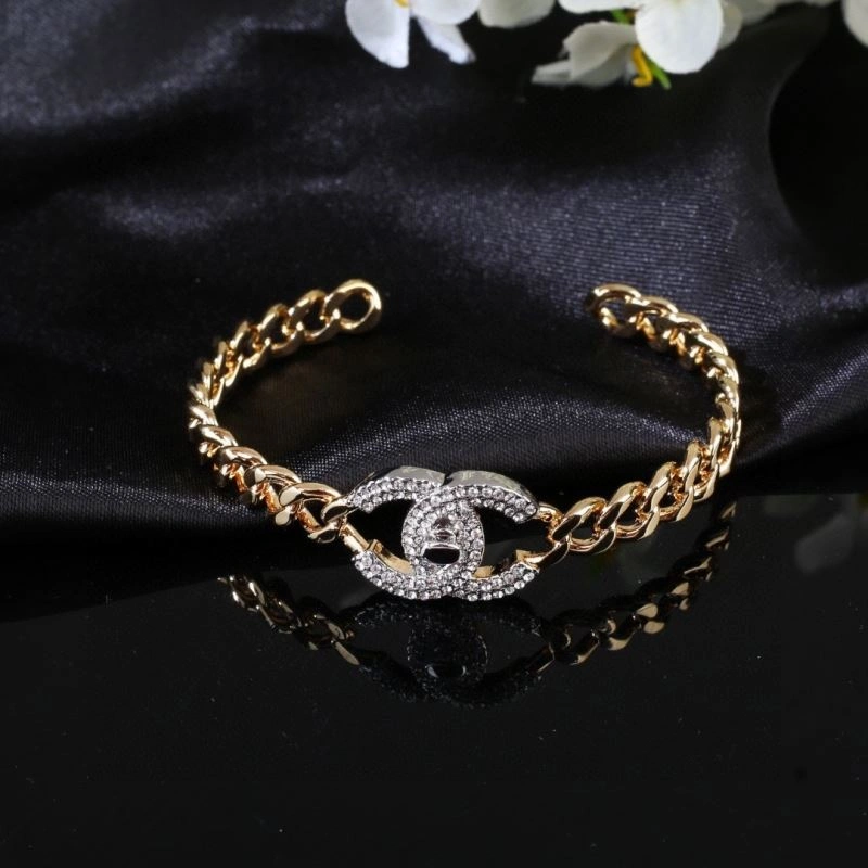 Chanel Bracelets Breathable 230390