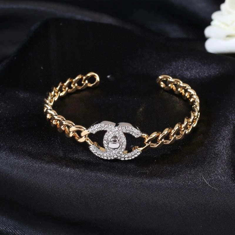Chanel Bracelets Breathable 230390